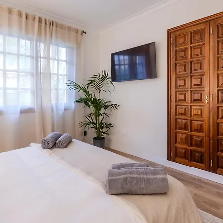 Chalet Luxury Teide View, Heated Pool, Sauna & Golf Puerto de la Cruz (Tenerife)